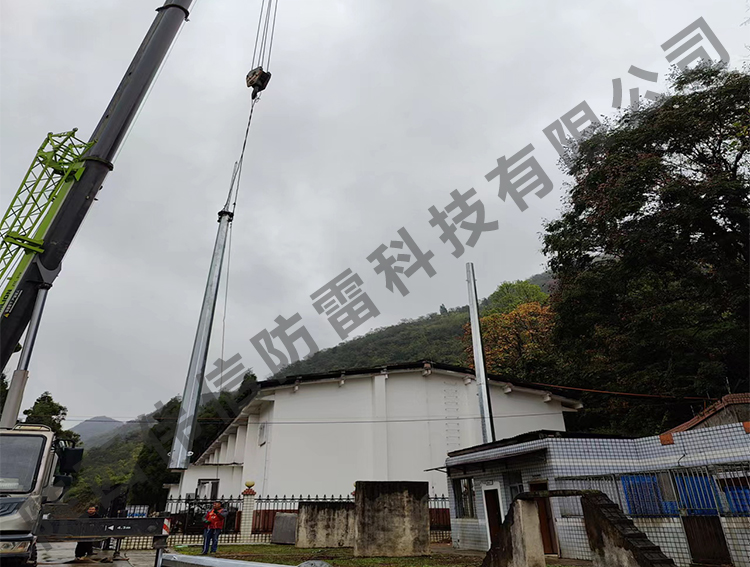 贵州贵阳某部队独立环形避雷塔安装施工